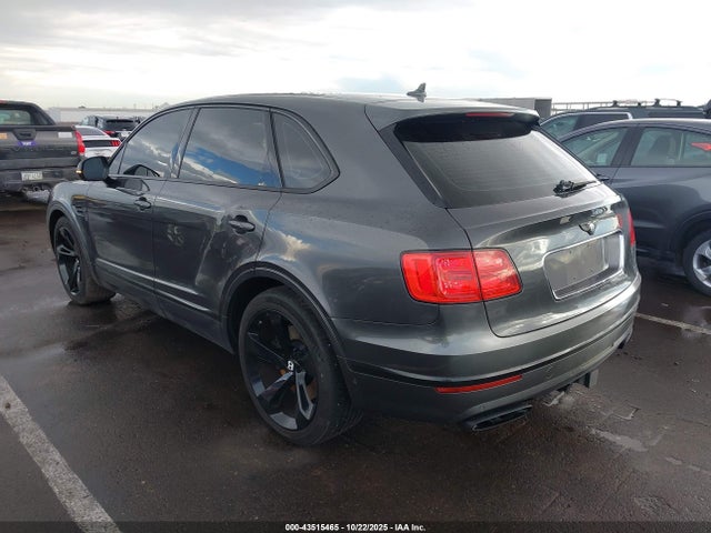 2018 BENTLEY BENTAYGA SJAAC2ZV1JC022760 Photo 2