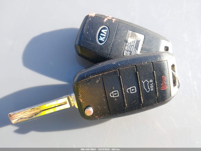 KNDJN2A25F7215049 KIA Soul