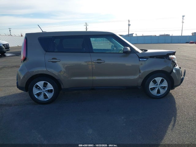 KNDJN2A25F7215049 KIA Soul