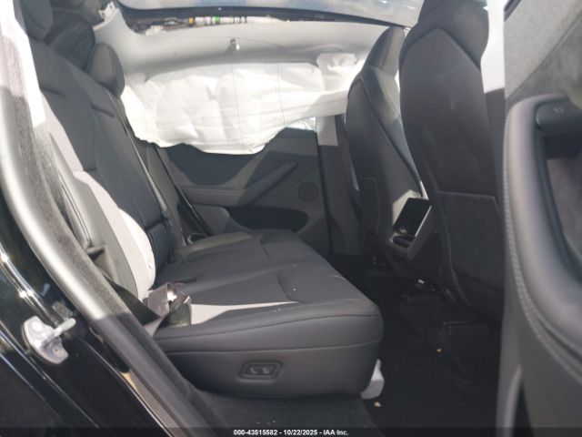 2026 TESLA MODEL Y 7SAYGDEDXTA471015 Photo 7