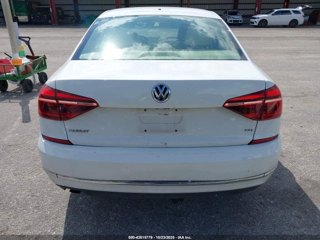 Продаж на аукціоні авто 2018 Volkswagen Passat 2.0t R-line/2.0t S, vin: 1VWAA7A36JC043600, номер лоту: 43515779