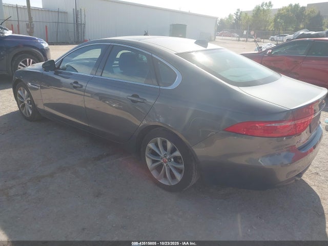 2018 JAGUAR XF SAJBD4FX5JCY64648 Photo 2