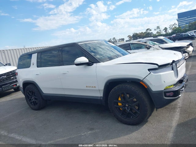 7PDSGABA6PN017536 Rivian R1s Adventure