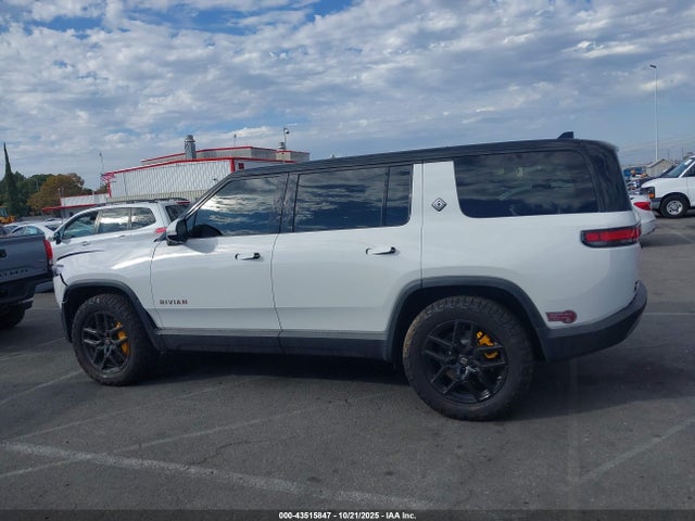7PDSGABA6PN017536 Rivian R1s Adventure