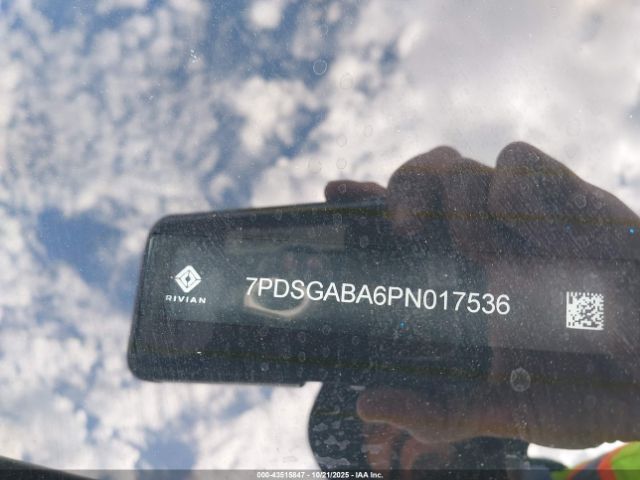 2023 RIVIAN R1S 7PDSGABA6PN017536 Photo 8