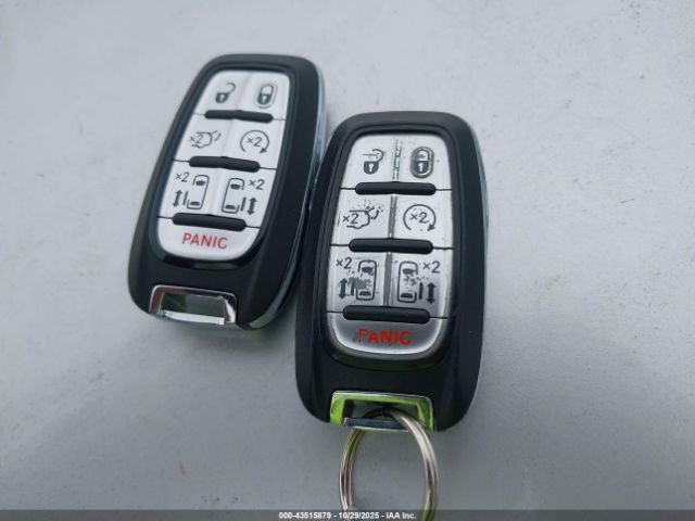 2022 CHRYSLER PACIFICA HYBRID 2C4RC1L7XNR120947 Photo 10