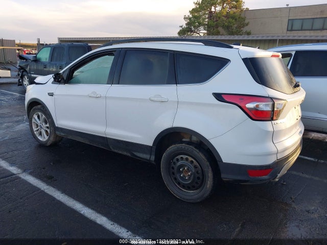 2018 FORD ESCAPE 1FMCU0GD5JUD08023 Photo 2