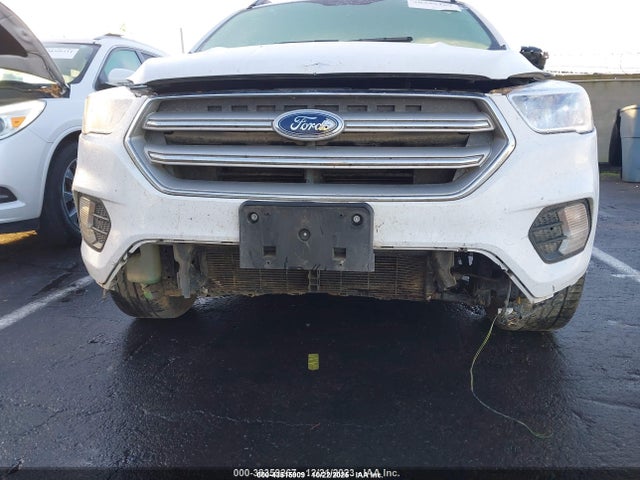 2018 FORD ESCAPE 1FMCU0GD5JUD08023 Photo 5