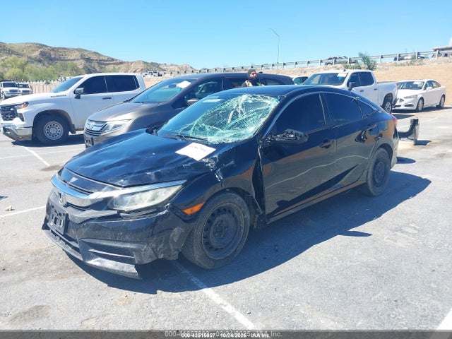 Honda Civic Lx 2018 2HGFC2F59JH558346 Image 2