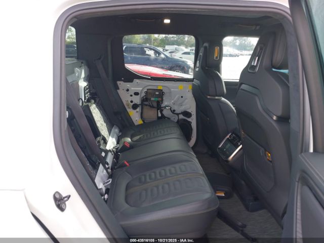 2022 RIVIAN R1T 7FCTGAAA1NN015309 Photo 7