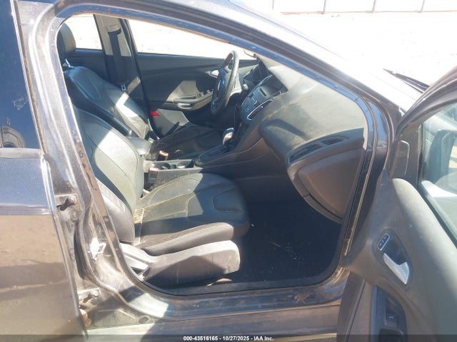 Ford FOCUS SE 2015 1FADP3F26FL220750 Image 22