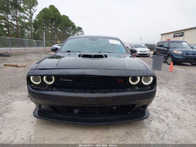 2C3CDZFJXGH253813 Dodge Challenger 392 Hemi Scat Pack Shaker
