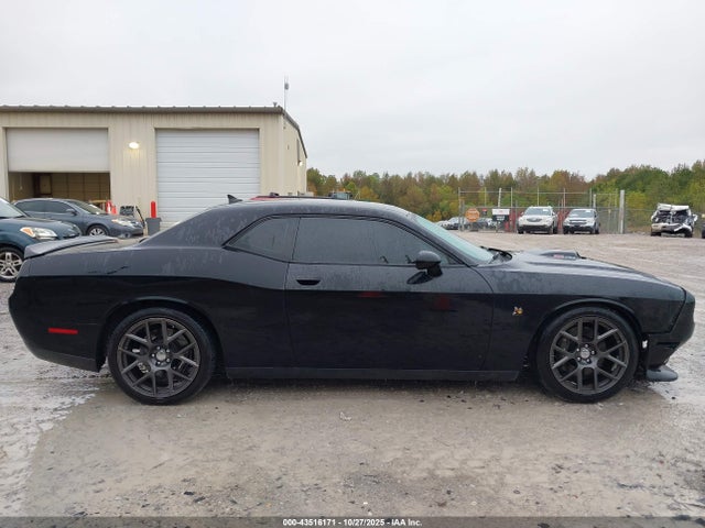 2C3CDZFJXGH253813 Dodge Challenger 392 Hemi Scat Pack Shaker