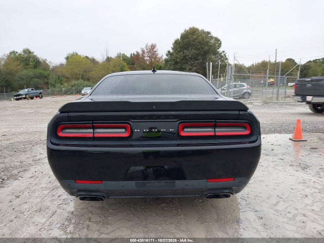 2C3CDZFJXGH253813 Dodge Challenger 392 Hemi Scat Pack Shaker