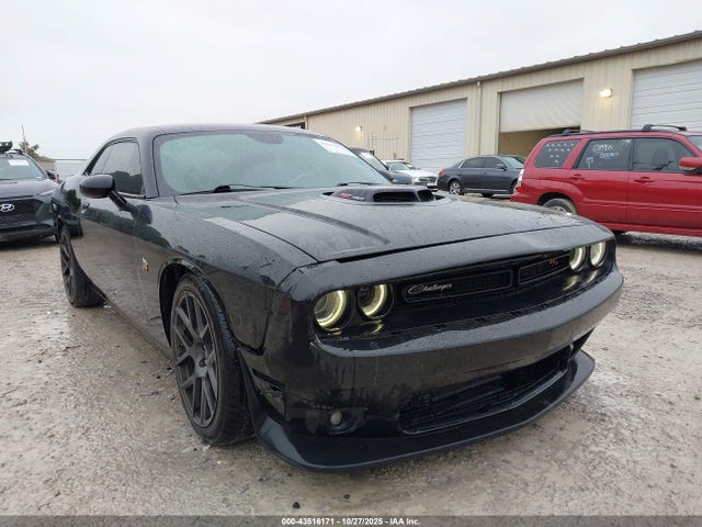 2C3CDZFJXGH253813 Dodge Challenger 392 Hemi Scat Pack Shaker