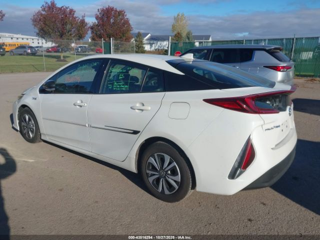 2017 TOYOTA PRIUS PRIME JTDKARFP9H3004024 Photo 2