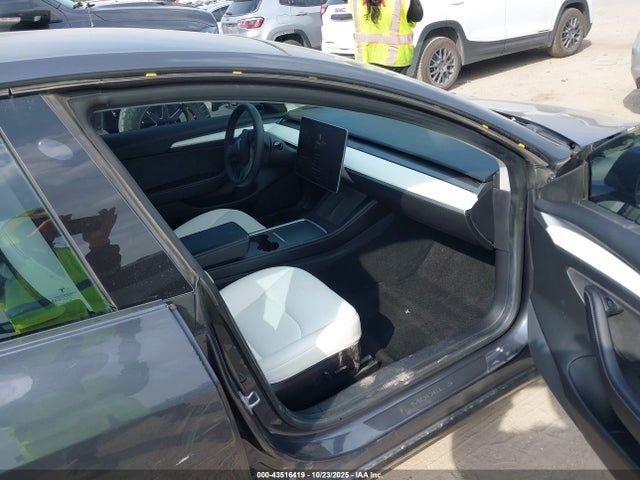 2021 TESLA MODEL 3 5YJ3E1EB0MF062004 Photo 4