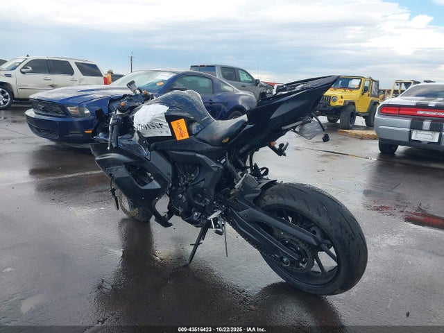 Yamaha Yzfr7 2025 JYARM38E3SA020457 Image 3