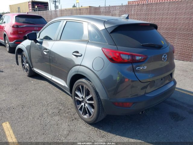 2018 MAZDA CX-3 JM1DKDD75J0300077 Photo 2