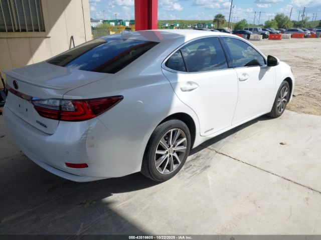 2018 LEXUS ES 300H JTHBW1GG4J2194097 Photo 3