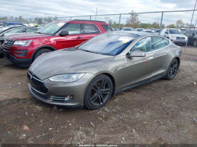 2015 TESLA MODEL S 5YJSA1E27FF111998 Photo 1