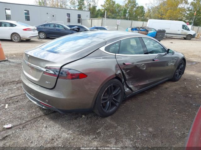 2015 TESLA MODEL S 5YJSA1E27FF111998 Photo 3