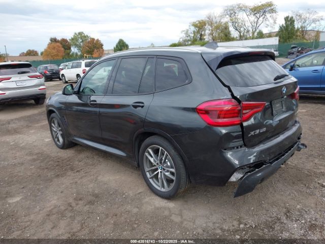 2018 BMW X3 5UXTR9C59JLD70380 Photo 2