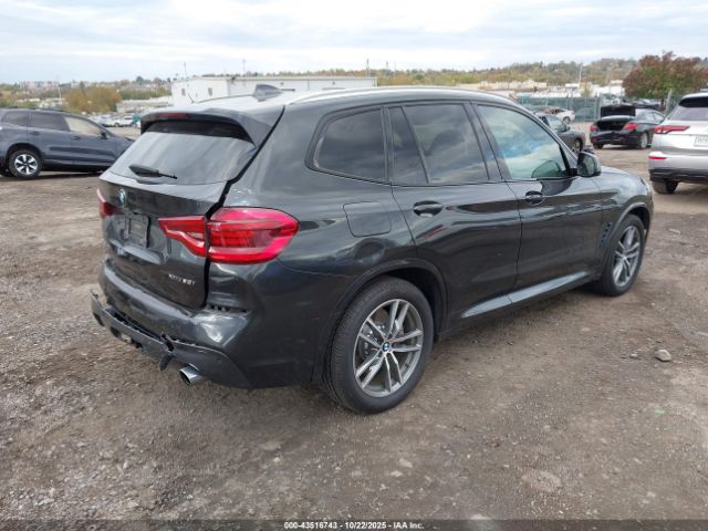 2018 BMW X3 5UXTR9C59JLD70380 Photo 3