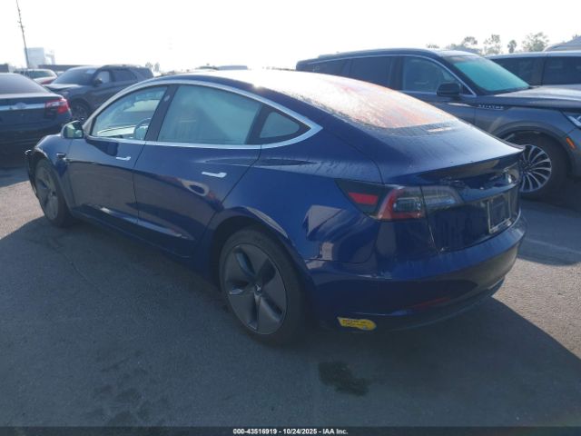 2018 TESLA MODEL 3 5YJ3E1EA4JF041403 Photo 2