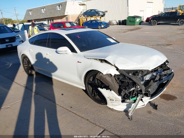 2016 AUDI A7 WAUWGAFC2GN081459 Photo 0