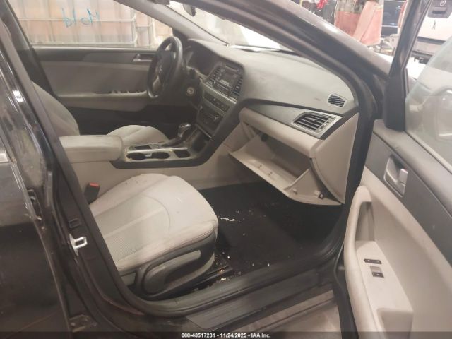 2017 HYUNDAI SONATA 5NPE24AFXHH566305 Photo 4