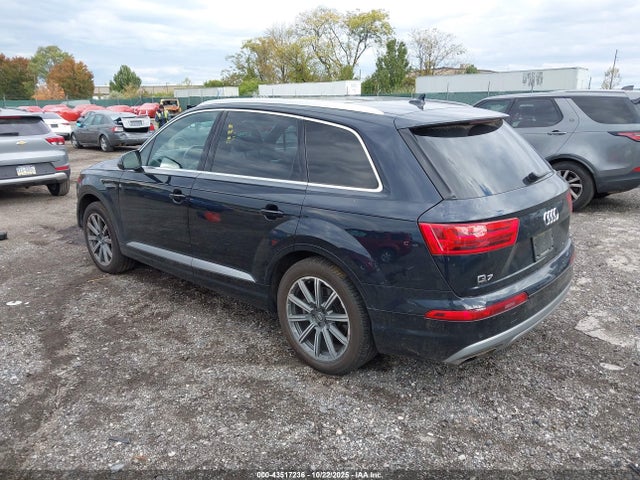 2017 AUDI Q7 WA1LAAF72HD041474 Photo 2