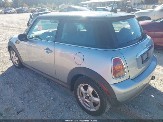 2009 MINI COOPER WMWMF33569TU72673 Photo 2