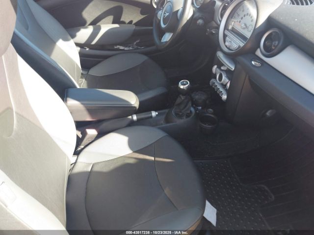 2009 MINI COOPER WMWMF33569TU72673 Photo 4