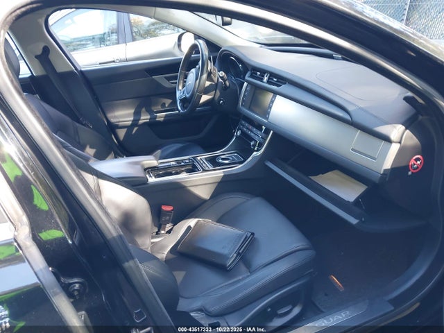 2016 JAGUAR XF SAJBD4BV7GCY07137 Photo 4