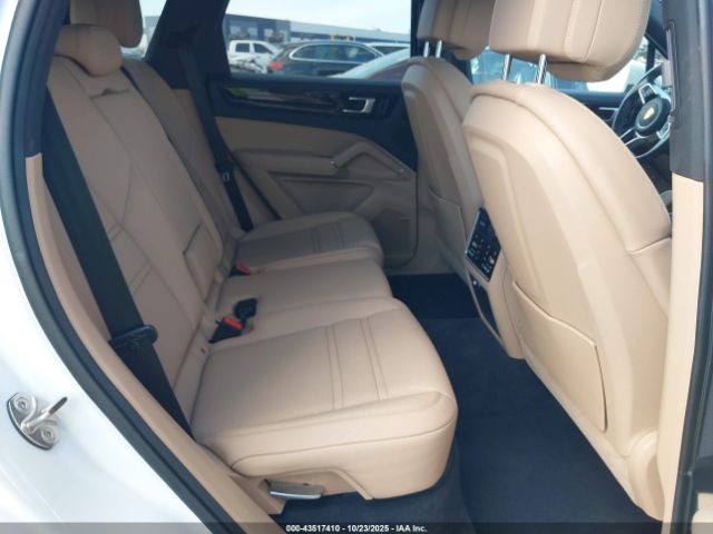 2021 PORSCHE CAYENNE WP1AA2AYXMDA08315 Photo 7