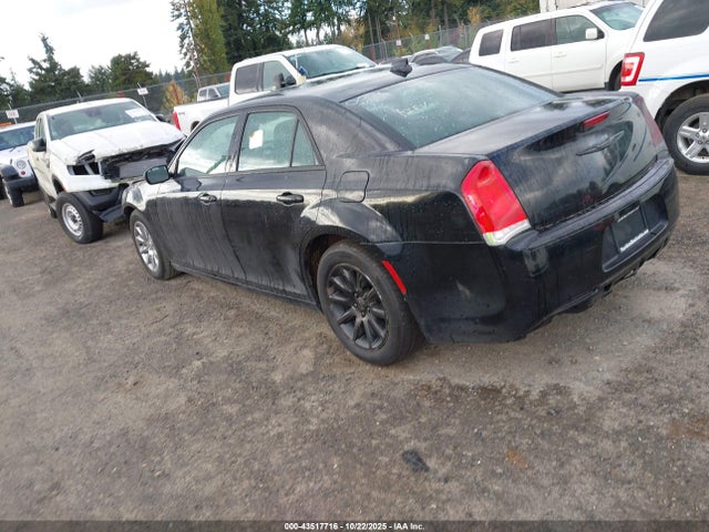 2C3CCABG4JH212518 Chrysler 300 S