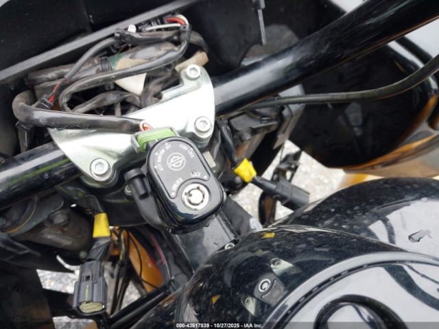 2023 HARLEY-DAVIDSON FLTRK 1HD1KZF17PB621476 Photo 10