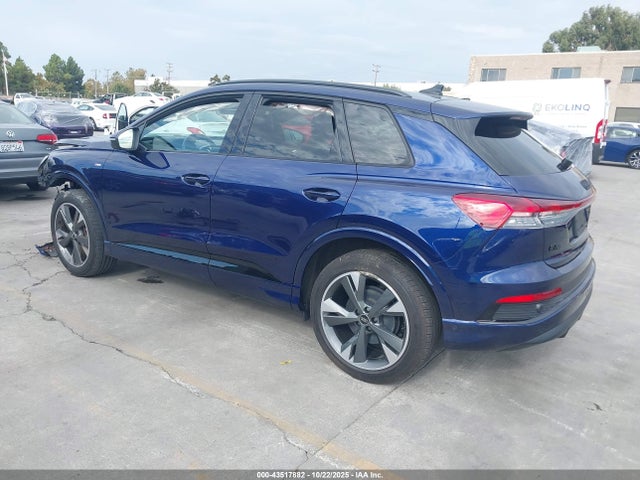 2023 AUDI Q4 E-TRON WA1L2BFZXPP005310 Photo 2