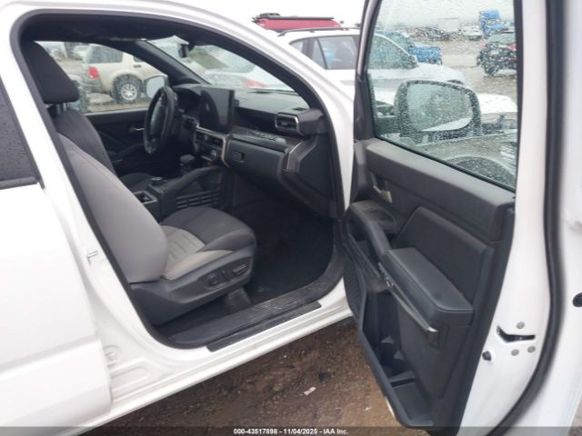 2024 TOYOTA TACOMA 3TMLB5JN2RM063979 Photo 4