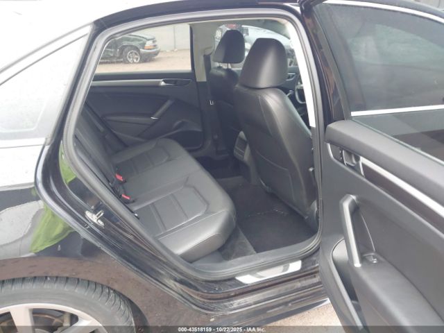 2017 VOLKSWAGEN PASSAT 1VWDT7A34HC070554 Photo 7