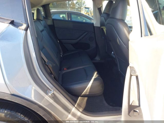 2024 TESLA MODEL Y 7SAYGDEEXRA284388 Photo 7
