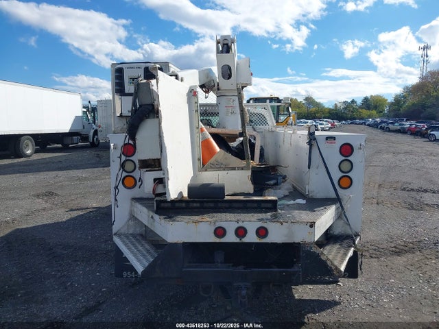 Ford F-550 Chassis Xl 2015 1FDUF5GT8FEC38506 Image 18