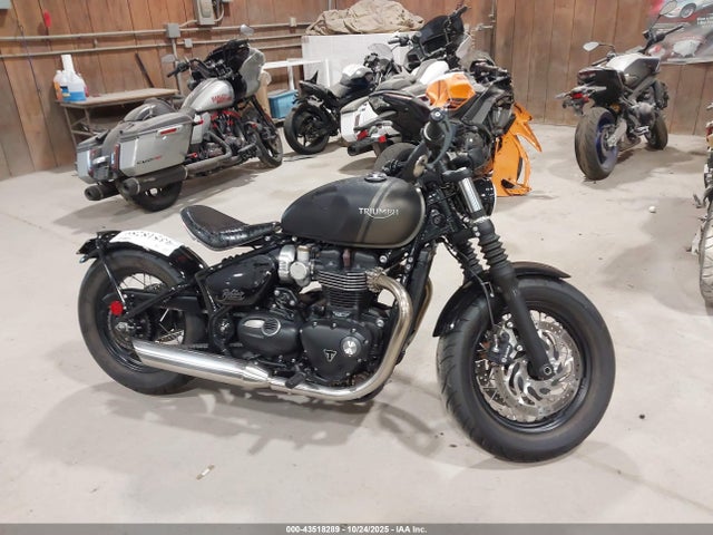 Triumph Motorcycle Bonneville Bobber 2022 SMTD53HL7NTAX5646 Image 12