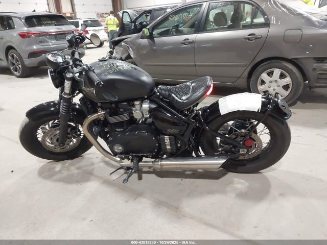 Triumph Motorcycle Bonneville Bobber 2022 SMTD53HL7NTAX5646 Image 13