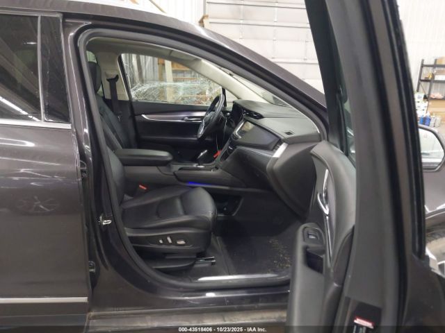 2017 CADILLAC XT5 1GYKNDRS1HZ182735 Photo 4