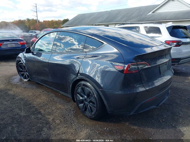 2024 TESLA MODEL Y 7SAYGDEE5RF190518 Photo 2