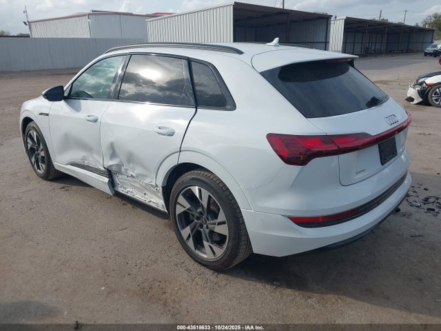 2021 AUDI E-TRON WA1AAAGE3MB019445 Photo 2