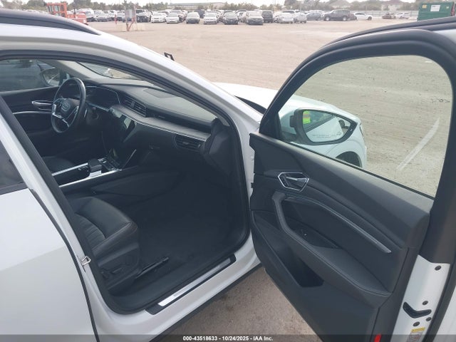 2021 AUDI E-TRON WA1AAAGE3MB019445 Photo 4
