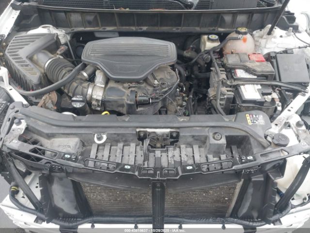 2018 CADILLAC XT5 1GYKNERS3JZ128638 Photo 9